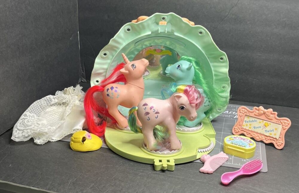 Vintage 1980.s Hasbro My Little Pony Baby Bonnet School Of Dance Case PLUS